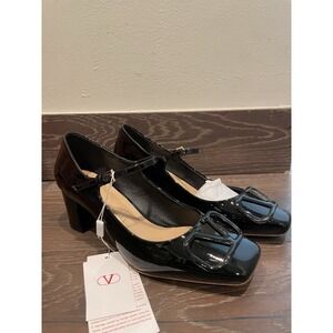 Valentino V Logo Patent Pumps Size 39, Black, Buckle Detail